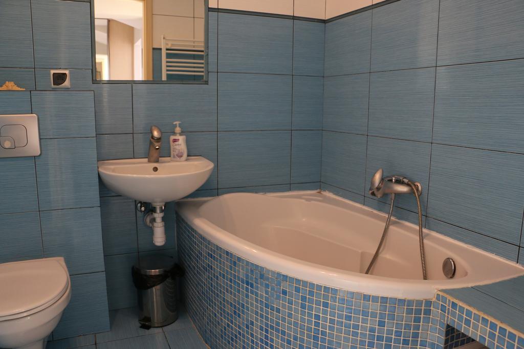 Apartament Pod Platanami Kolobrzeg Exterior photo